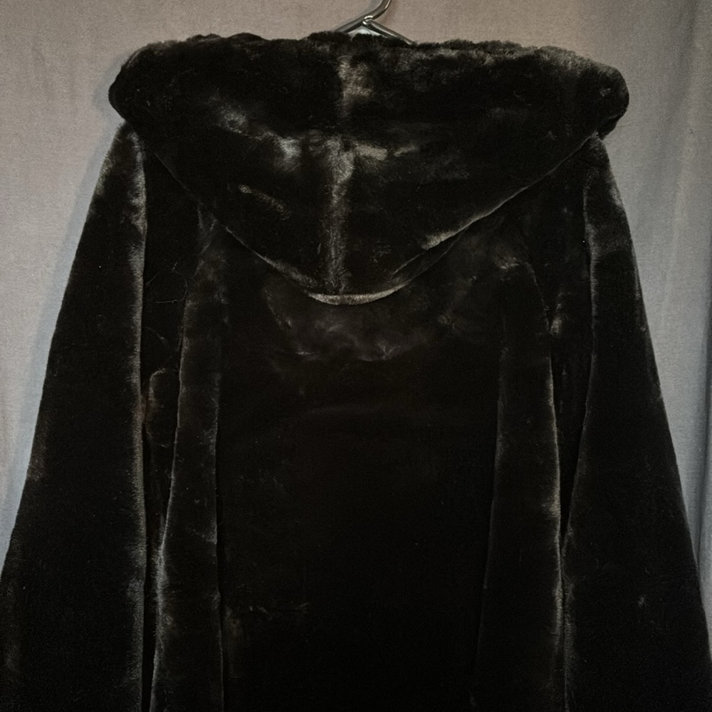 NWOT K. JORDAN FAUX FUR COAT - Picture 9 of 13